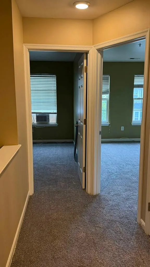 3 bed, 2420 sqft, $3,100 — Photo 3