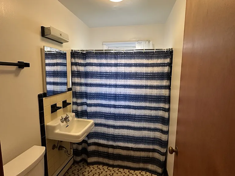 1009 Haywood Dr #C — Photo 7