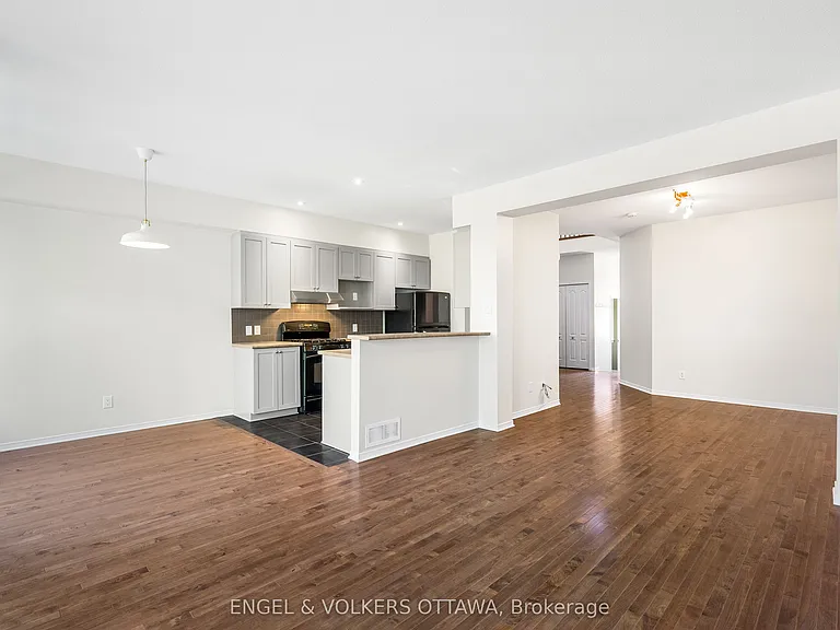 729 Nakina Way — Photo 13