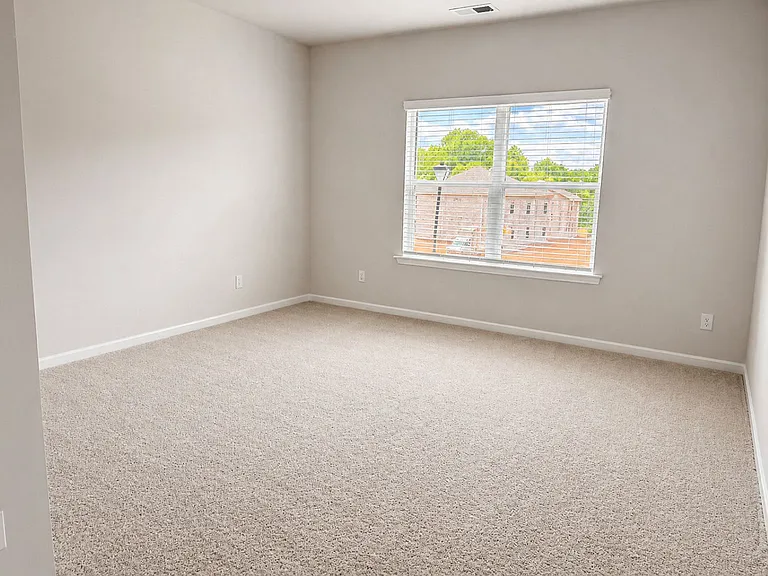 524 Lively Cres — Photo 16