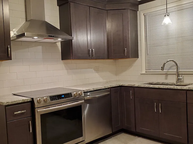 303 Pleasant Dr — Photo 7
