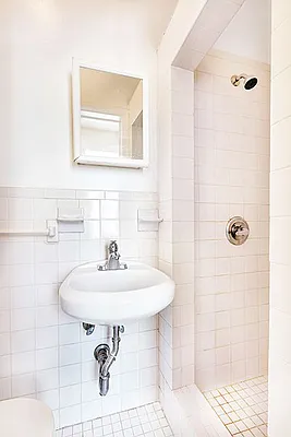 Rented by Cooper & Cooper Real Estate | media 18