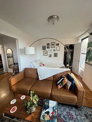 Rented by Standard Living Realty Inc | media 42