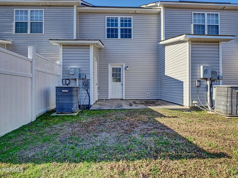 202 Bridgewood Dr — Photo 17