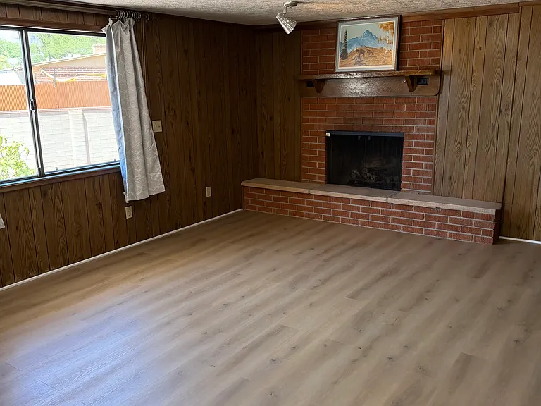 409 E Lawton St — Photo 8