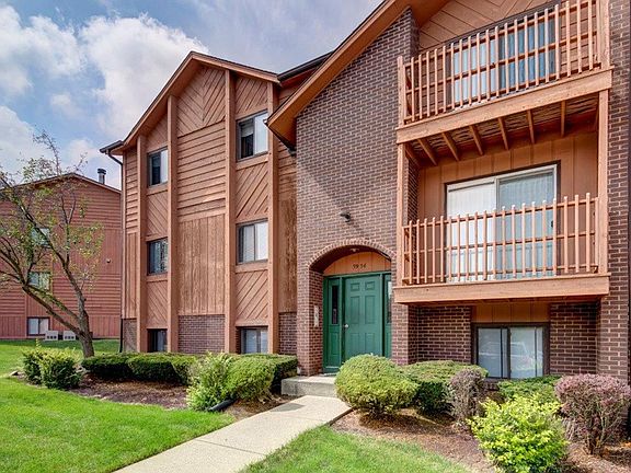 2nd image of 3944 W 77th Pl #4101-21