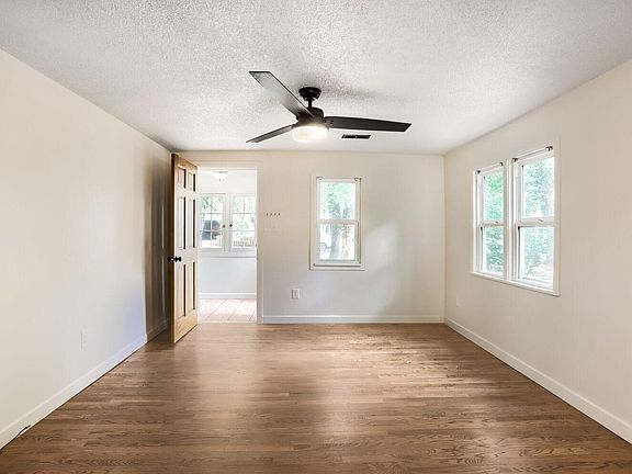 4th image of 1041 Pratt St