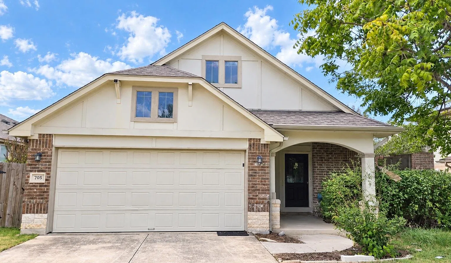 4 bed, 2.0 bath, 1722 sqft, $2,530 — Photo 1