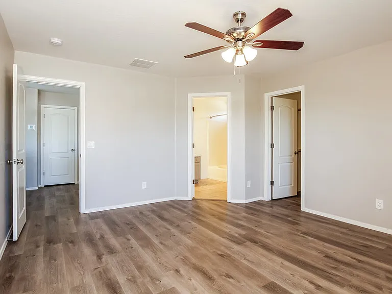 8961 S 253rd Ave — Photo 10