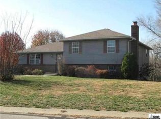 4774 Halsey St, Shawnee, KS 66216