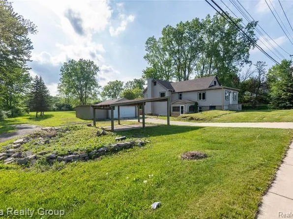 3475 Joslyn Rd, Auburn Hills, MI 48326