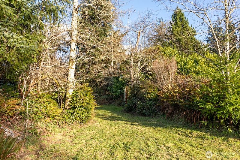 2nd image of 22308 Sandridge Road