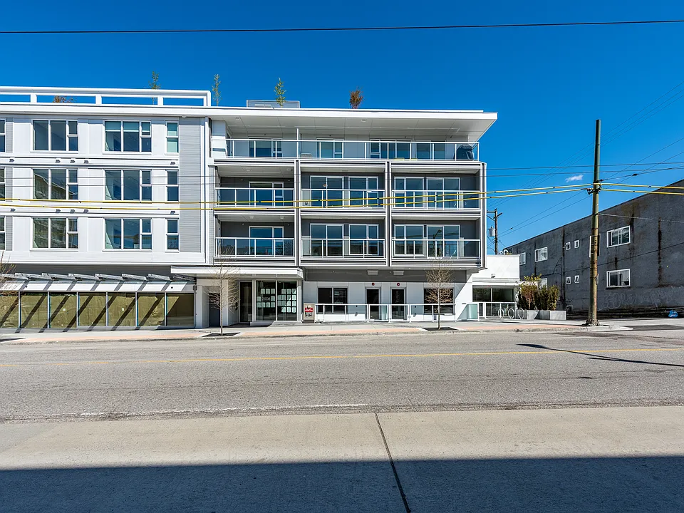 2508 Fraser St #205