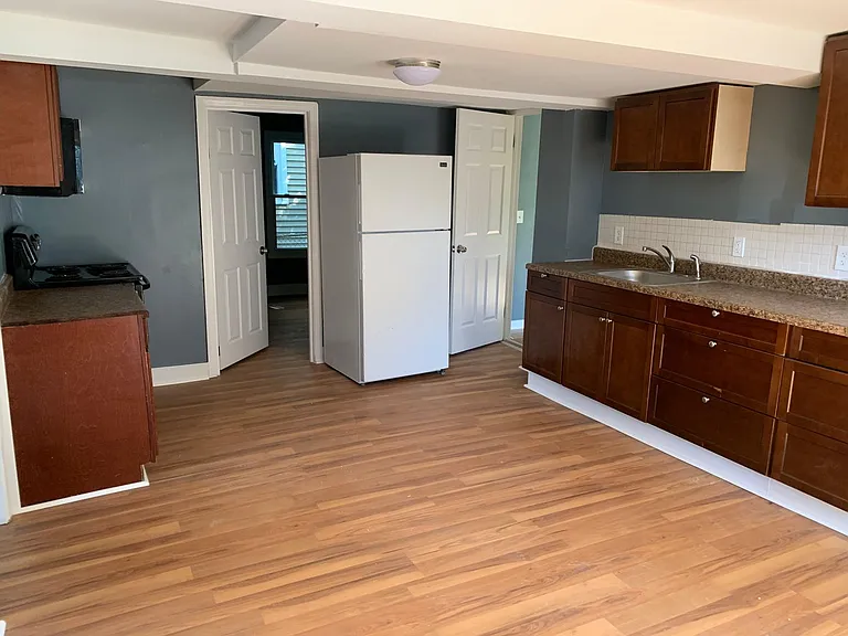 1494 Iranistan Ave — Photo 4