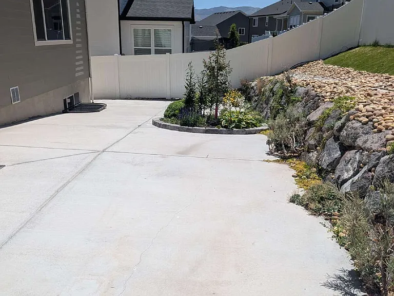 2123 N Wallflower Dr — Photo 5