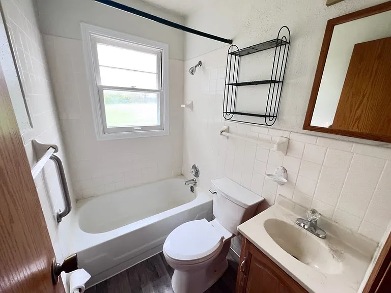 1120 Bomar Ln — Photo 7