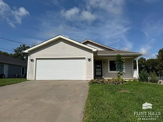 409 Elm St, Wakefield KS - Owner Finance Home