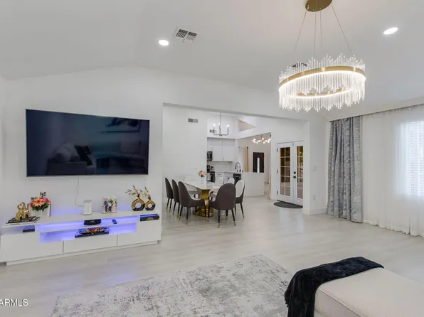 5216 W VOLTAIRE Drive, Glendale, AZ 85304