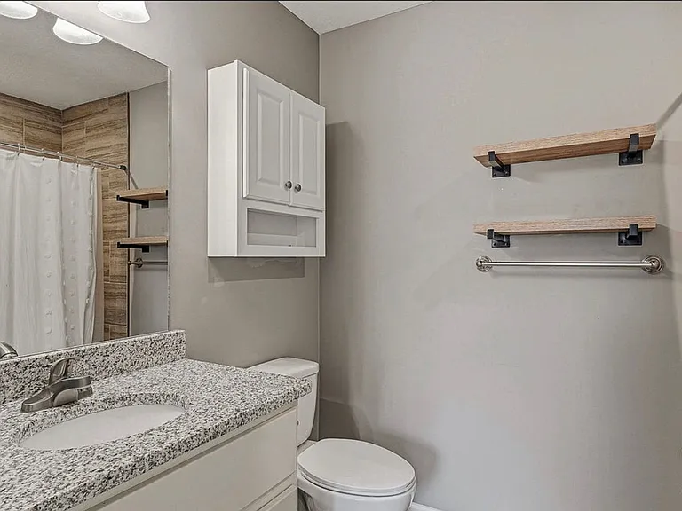 4504 Regina Ct — Photo 39