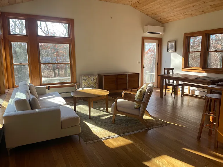 45 Jordan Rd — Photo 2
