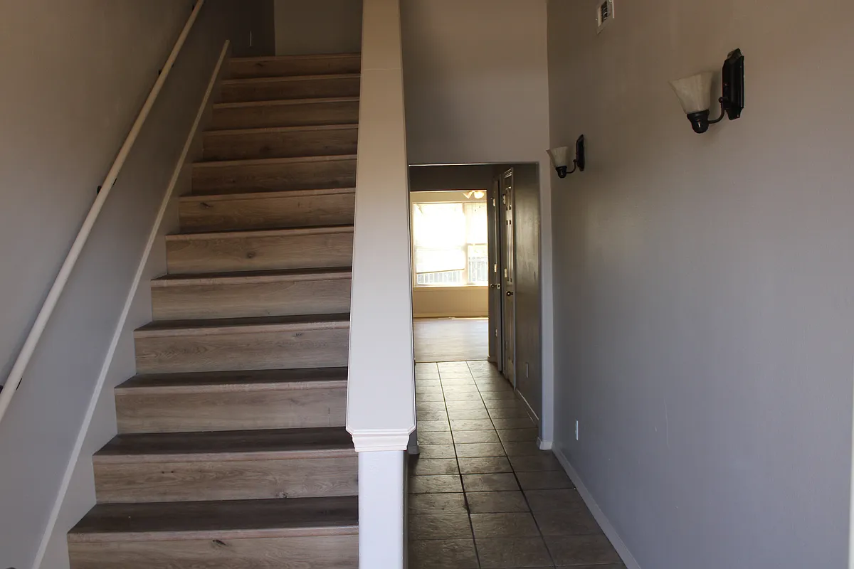 Building Photo - 4111 SW Shadowrock Pl #2