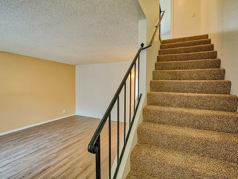 Mission Villas — Photo 9