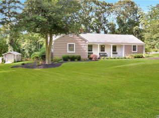 23 Hawkins Rd, Stony Brook, NY 11790