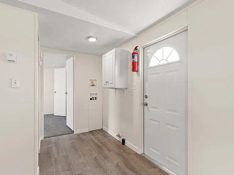 2074 E 8th St #4 — Photo 7