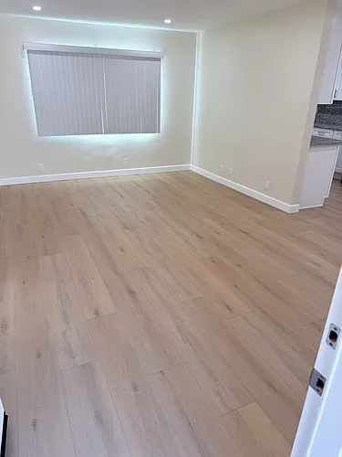 11007 Kling St Photo 1