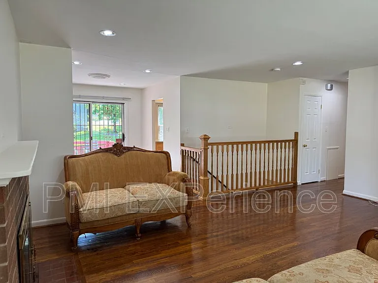 3203 Amador Dr — Photo 5