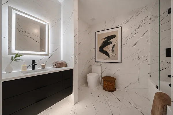 Bathroom, photo 1