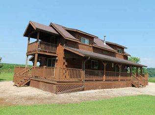 526 Fawn Ln, Harpers Ferry, IA 52146