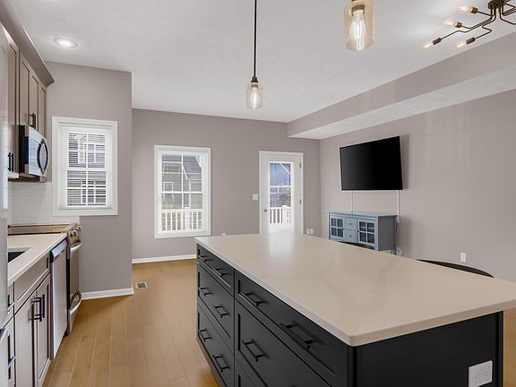 4th image of 230 Midtown Dr