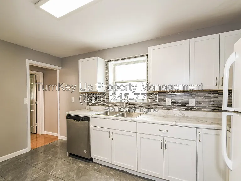 3518 Maywood Ave — Photo 3