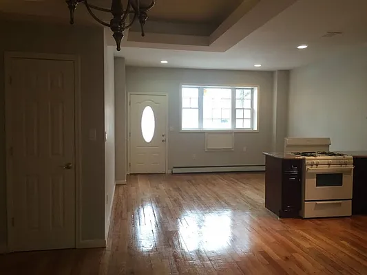 Rented by MNS | media 1