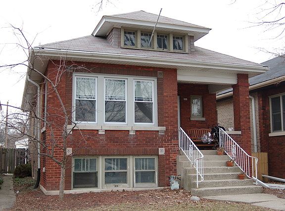 3rd image of 931 N Harvey Ave