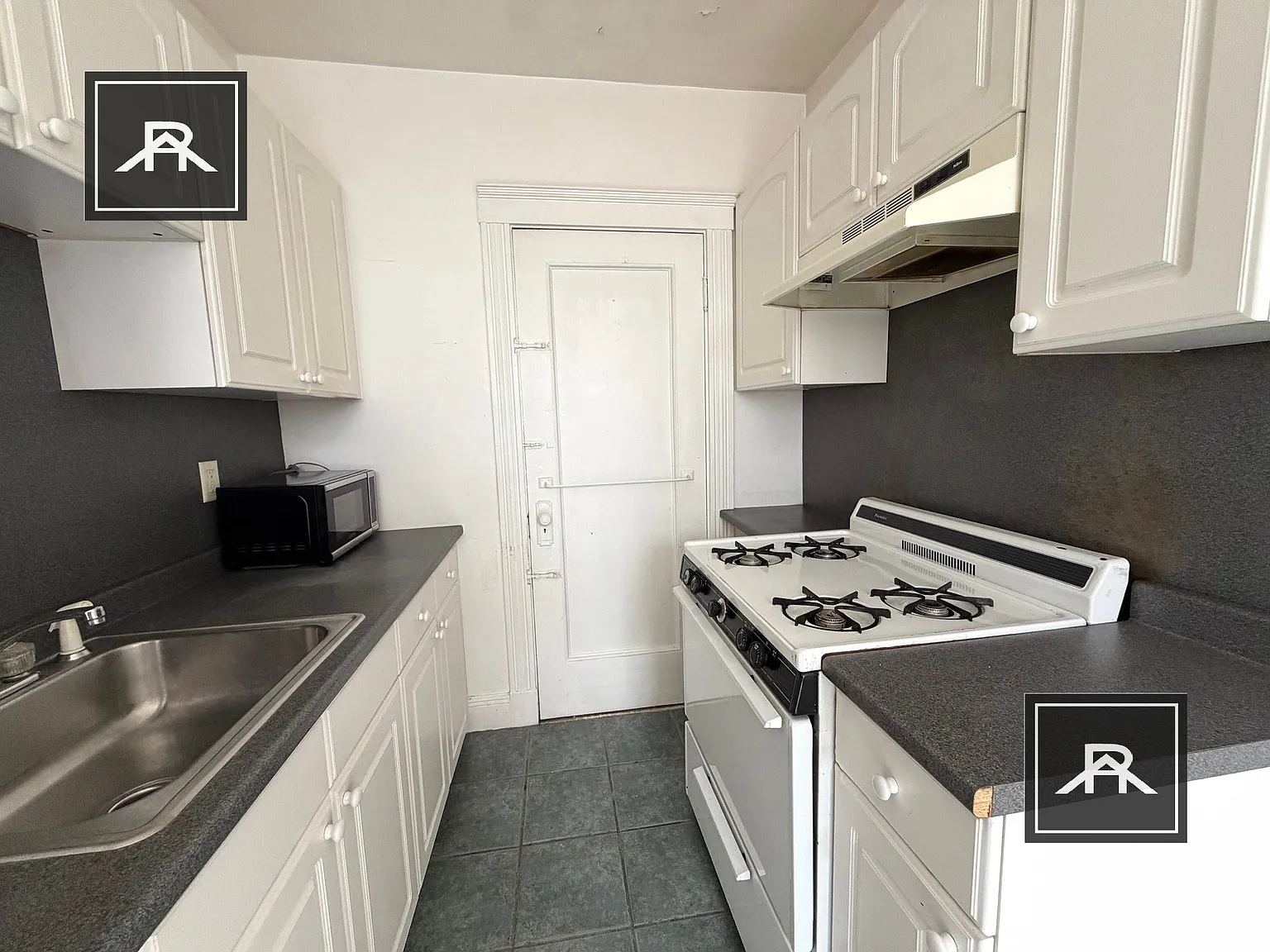 32 Sidlaw Rd — Photo 2