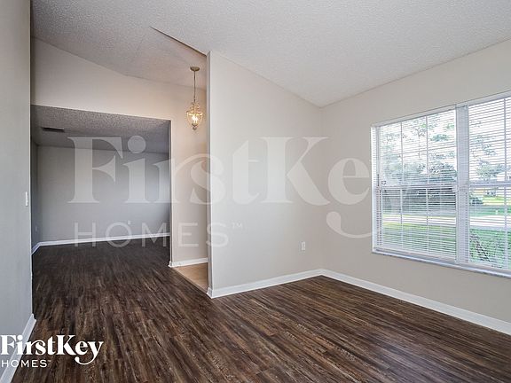 4th image of 310 Puffer Ct