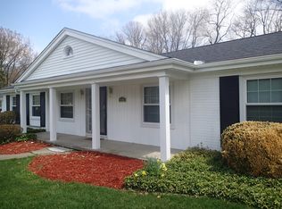 1655 Kingsmere Cir, Rochester Hills, MI 48309