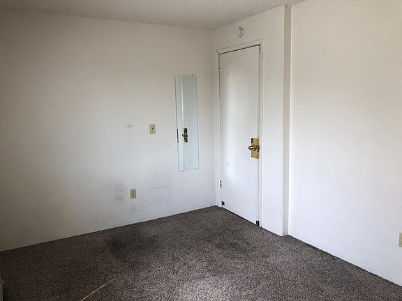 4th image of 500 NE Maiden Ln #6