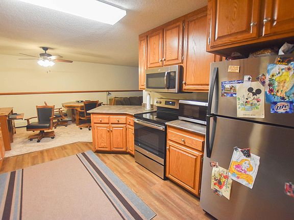 2nd image of 921 32nd Ave S APT 1