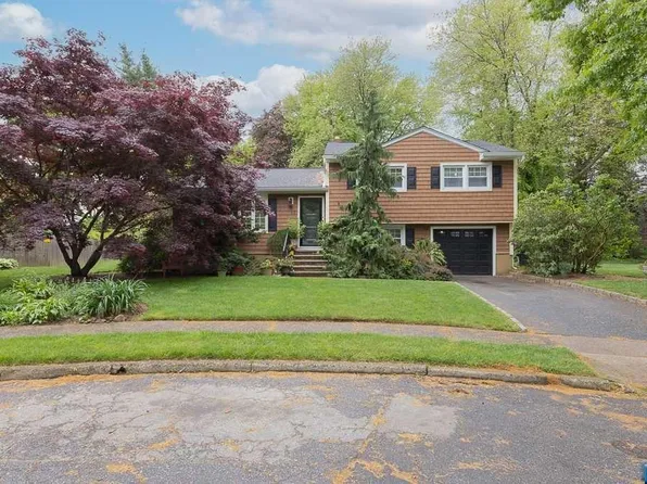 50 Skyview Rd, Bloomfield, NJ 07003
