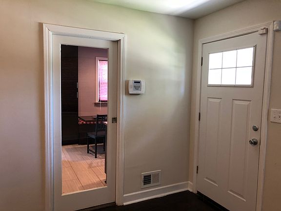 5th image of 225 Linden Ave