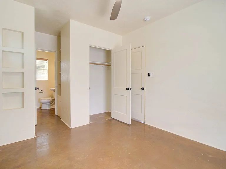 1010 E Coronado Rd — Photo 14