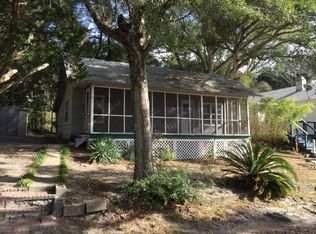 4 S Christobal Rd, Mary Esther, FL 32569