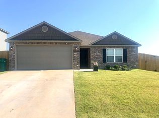 2300 Maplewood Ave, Lowell, AR 72745