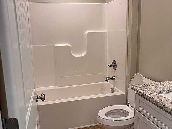 3rd image of 595 Denning Cir