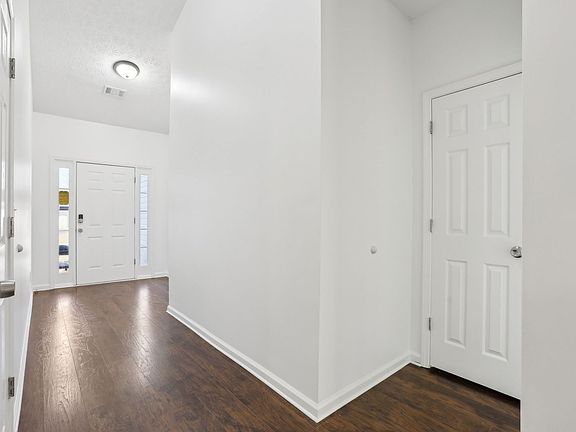 5th image of 565 Clairidge Ln