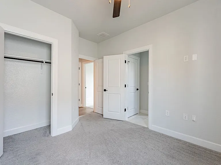4104 Taniguchi St — Photo 12