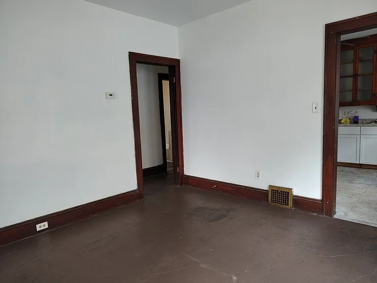 2824 Saratoga Ave #UP — Photo 3